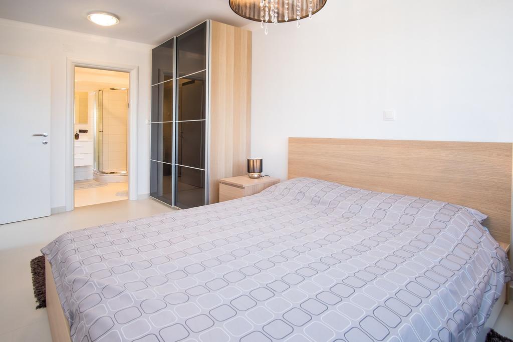 Luxury Spa Apartment Luna Njivice Room photo