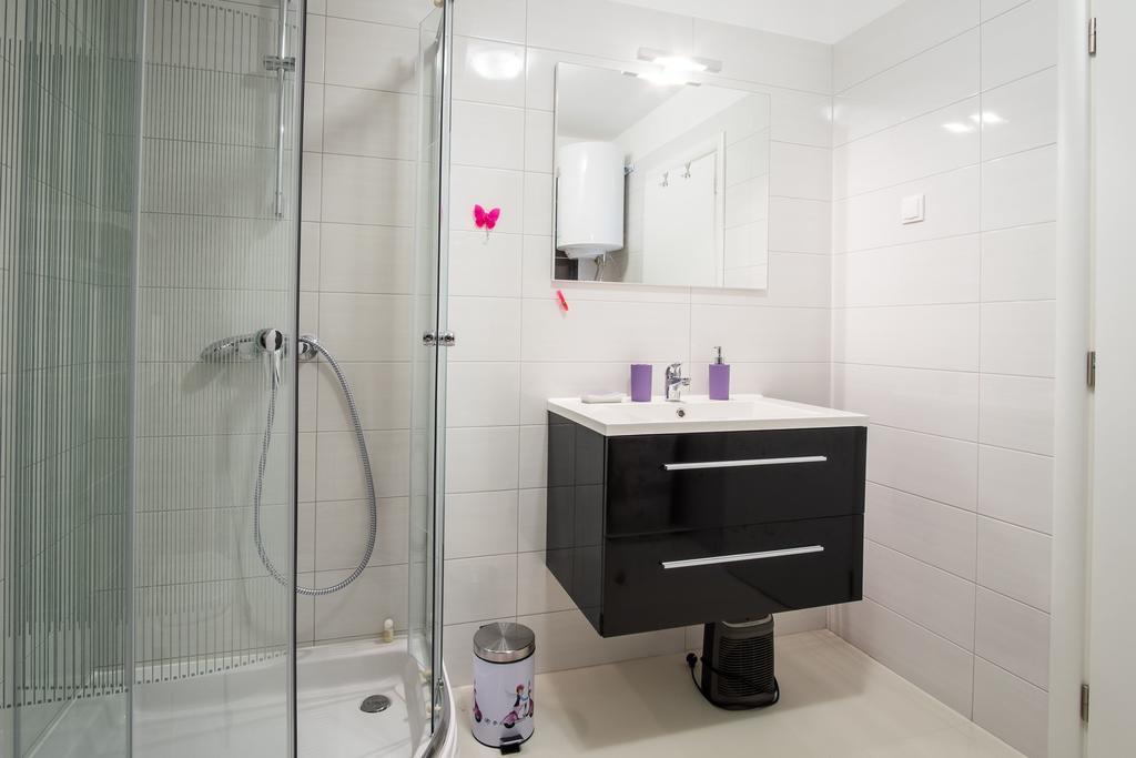 Luxury Spa Apartment Luna Njivice Room photo